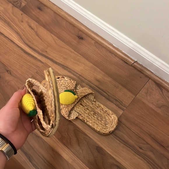 Lightweight Woven Lemon Slides - Picture 6 of 6